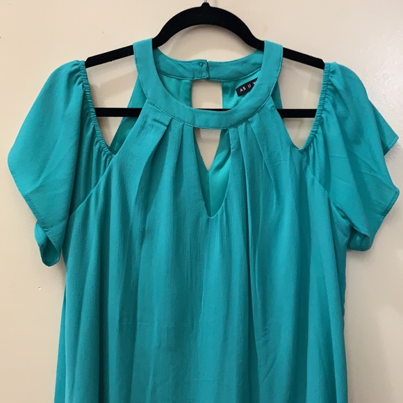 Dress - Picture 2 of 10